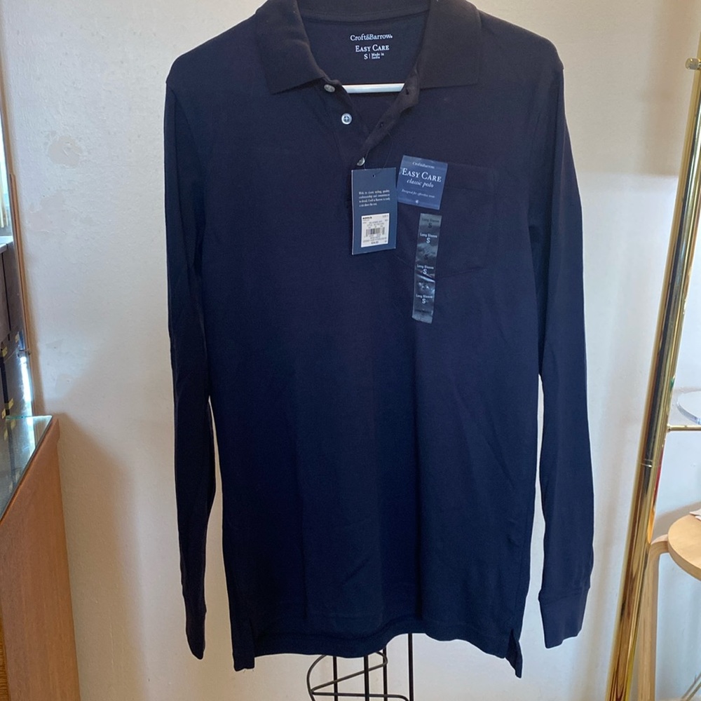 Men’s long sleeves classic polo shirt.